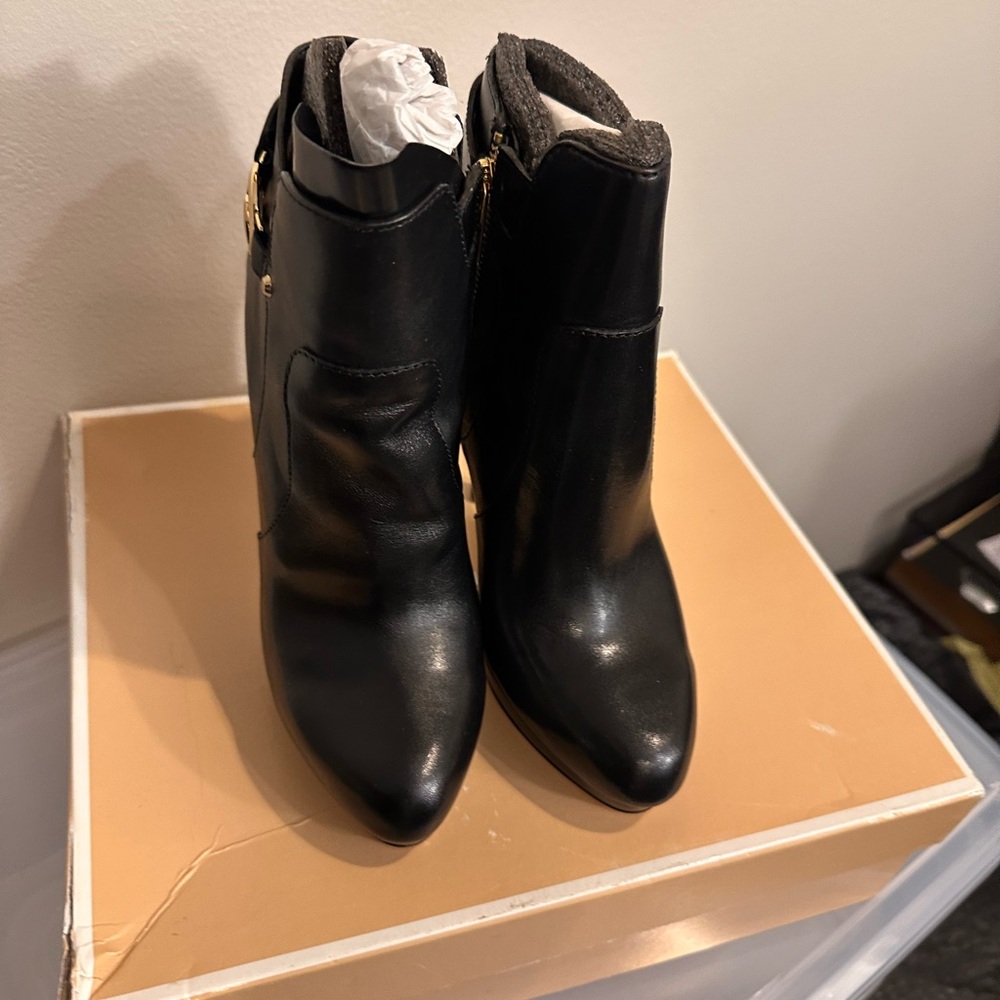 NW Michael Kors Booties - Picture 4 of 7